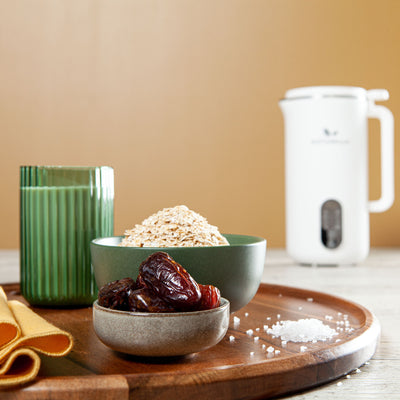 Oat Milk with oats, dates and the Botanello milk maker